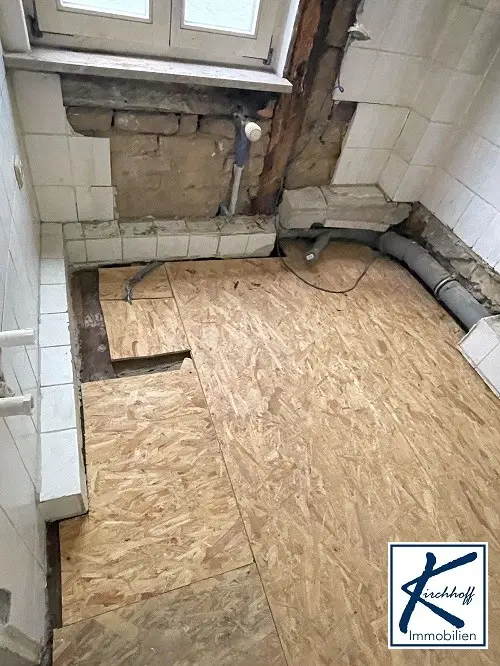 1. OG Bad mit Wasserschaden