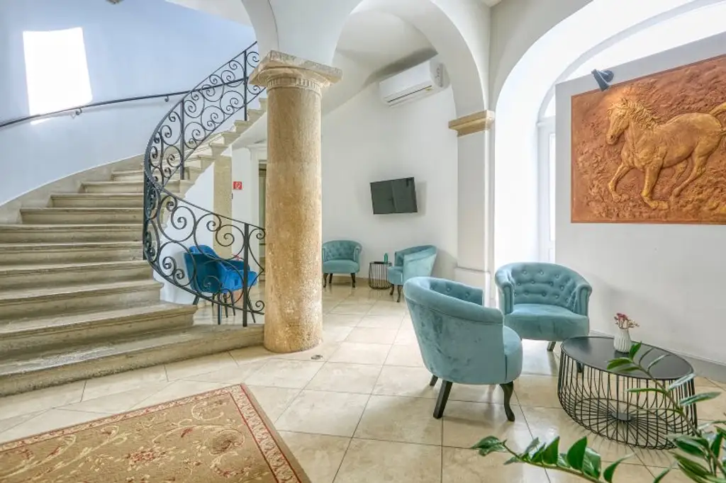 +++ Historischer Immobilienkomplex im Herzen von Sopron mit vielseitigem Entwicklungspotenzial +++