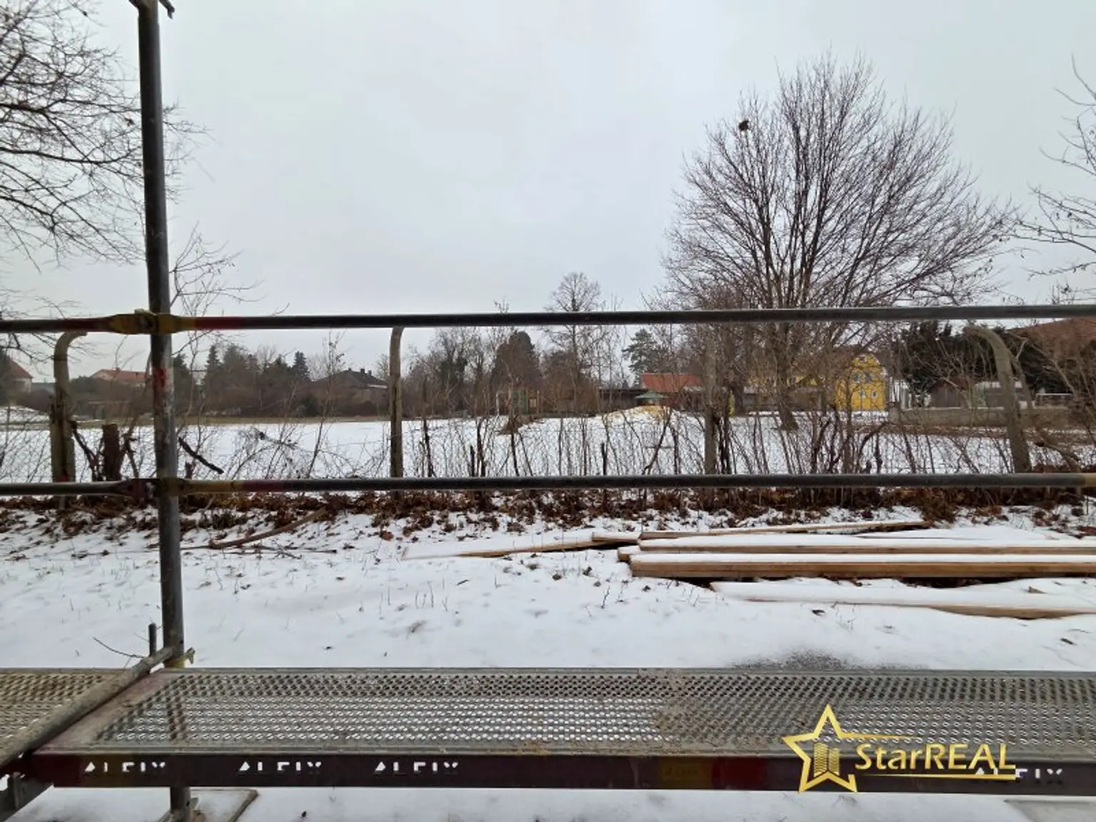 vis à vis Grünfläche