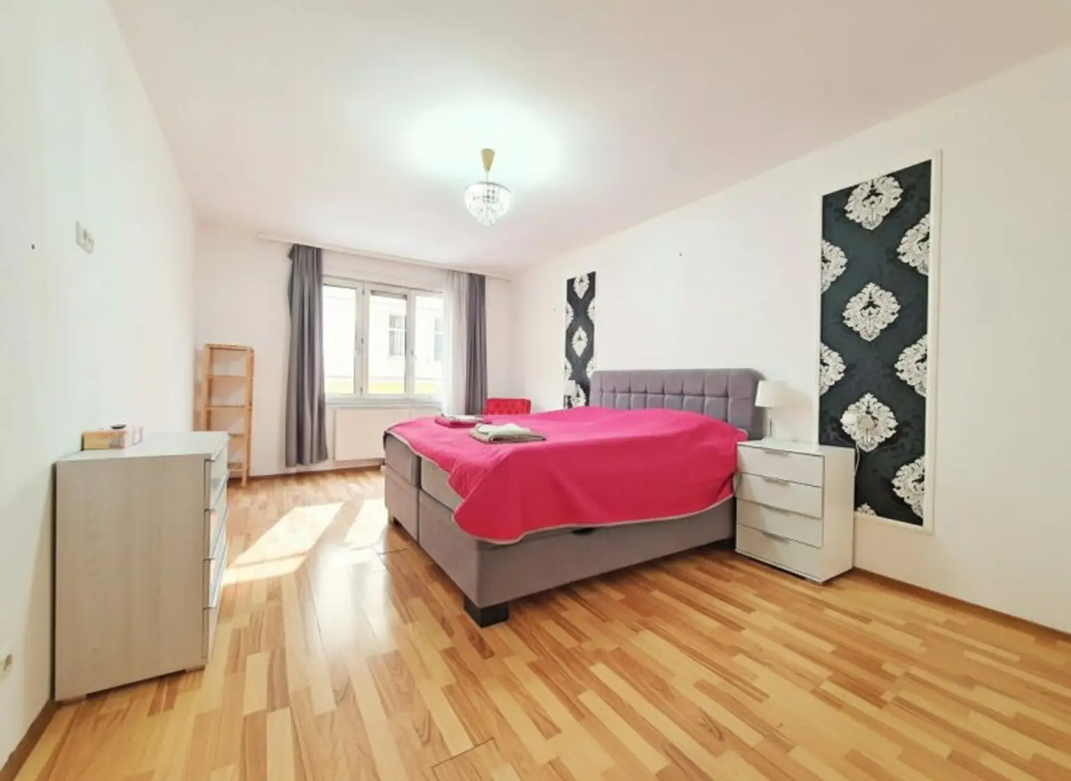 großes Schlafzimmer 1