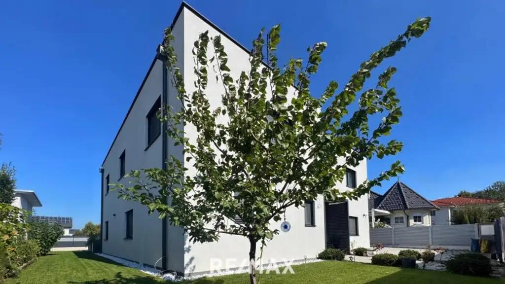 REPRÄSENTATIVE TRAUMVILLA IN BESTLAGE VON HIMBERG NÄHE WIEN & U1