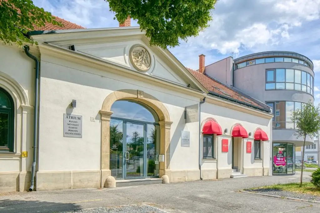 +++ Historischer Immobilienkomplex im Herzen von Sopron mit vielseitigem Entwicklungspotenzial +++