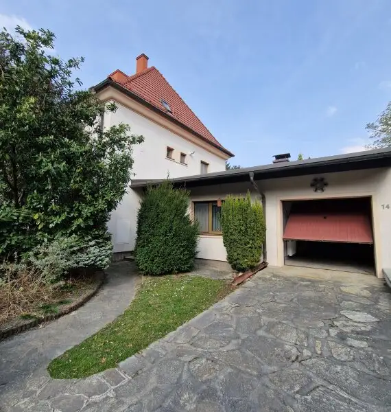 VIEL PLATZ FÜR KINDER+HUNDE+KATZEN!