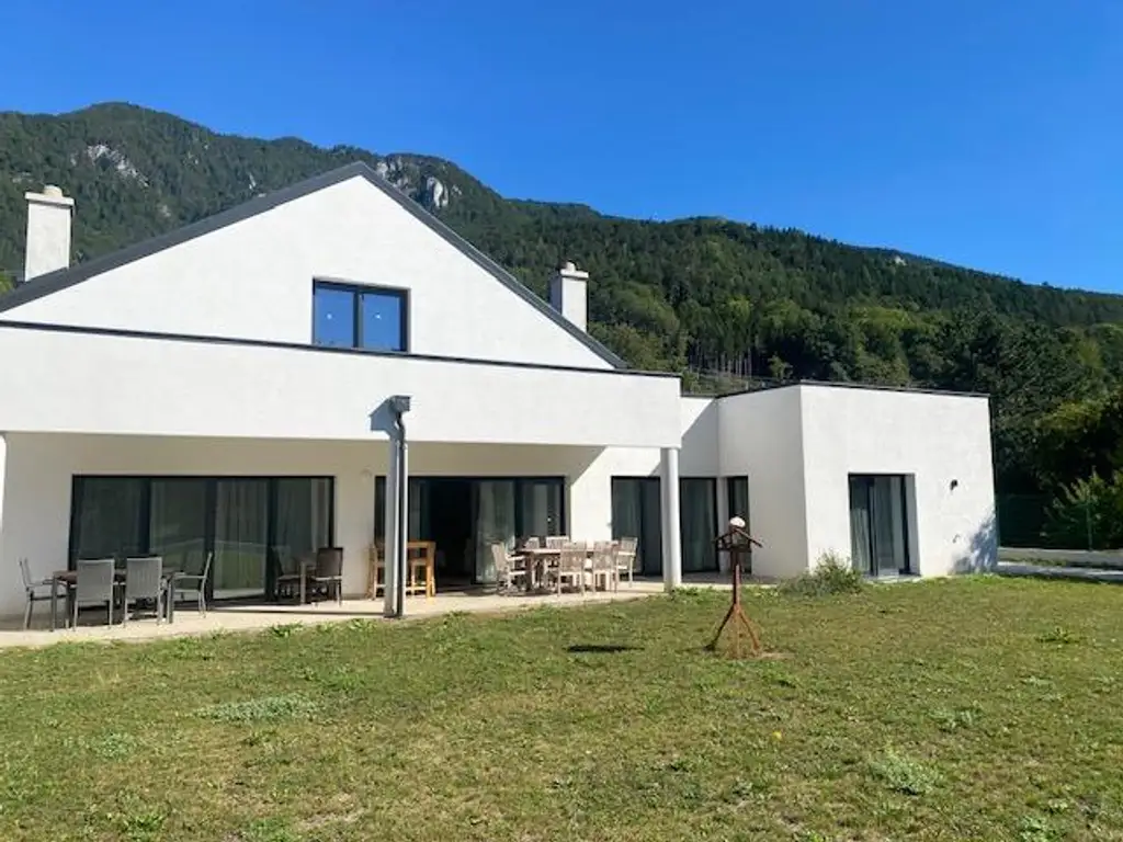 Bezugsfertig, barrierefrei, bestens gelegen neben Ärztezentrum!