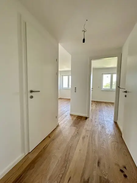 Modernes Wohnen in Mannswörth - Erstbezug mit Balkon und hochwertiger Ausstattung