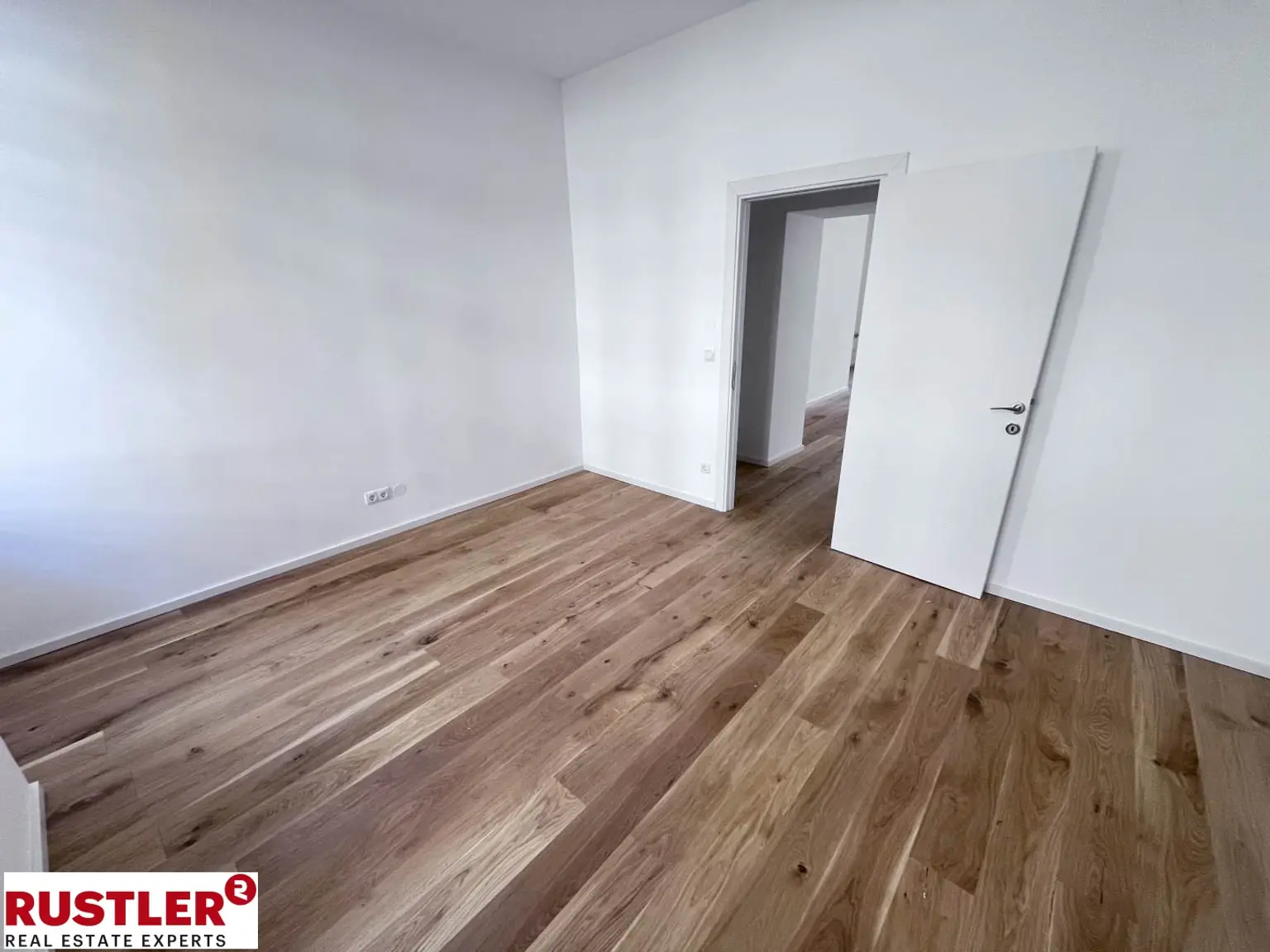 Großes Schlafzimmer