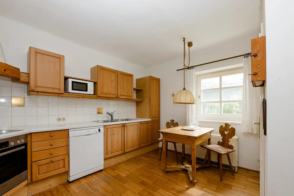 Ihr Zuhause am Mondsee – charmanter Altbau auf großzügigem Sonnengrundstück