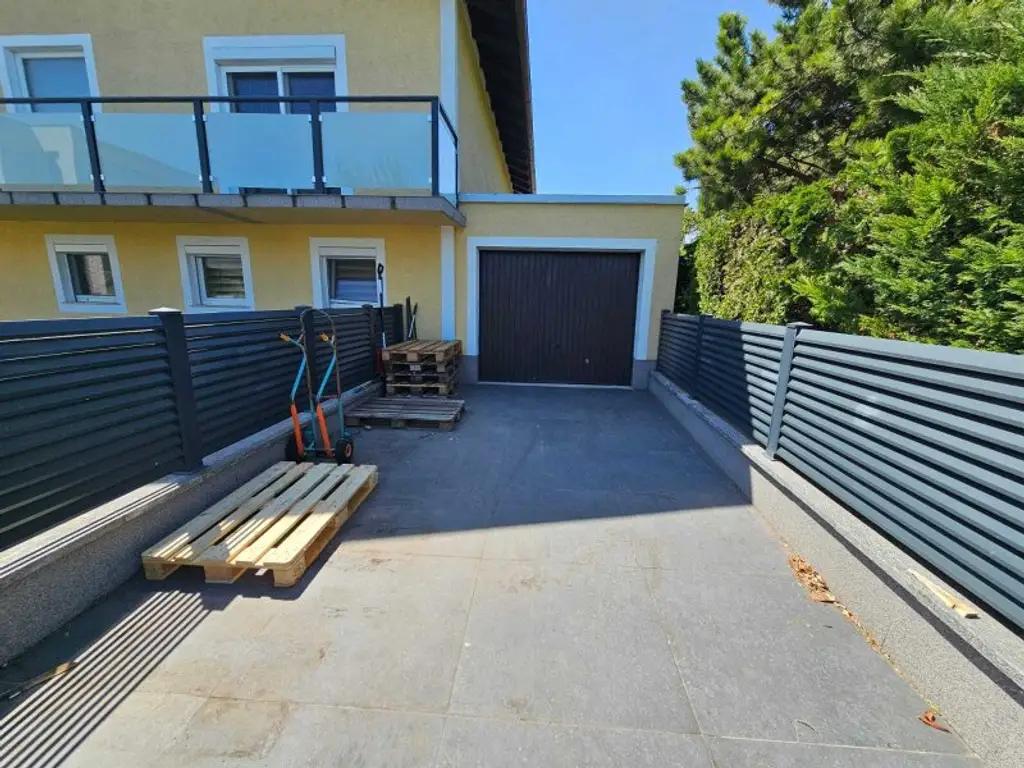 Einfamilienhaus mit hochwertiger Ausstattung | Wintergarten, Pool und ca. 1600m² Eigengrund!