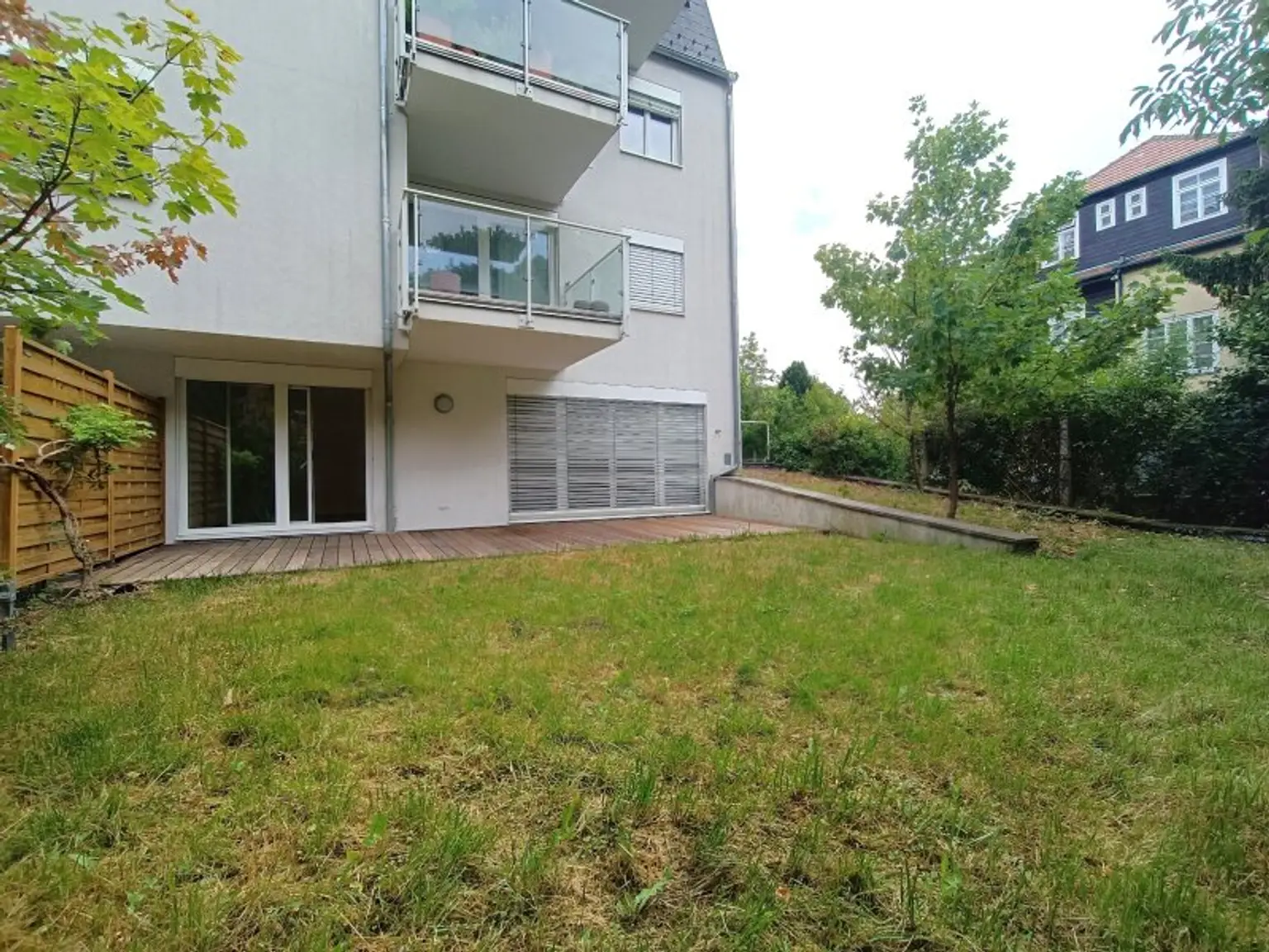 Wohn(t)raum im Grünen! Großzügige Neubau-Wohnung mit Garten inkl. PKW-Stellplatz im 19. Bezirk! Wohnküche! 2 Zimmer! Terrasse! Fußbodenheizung!