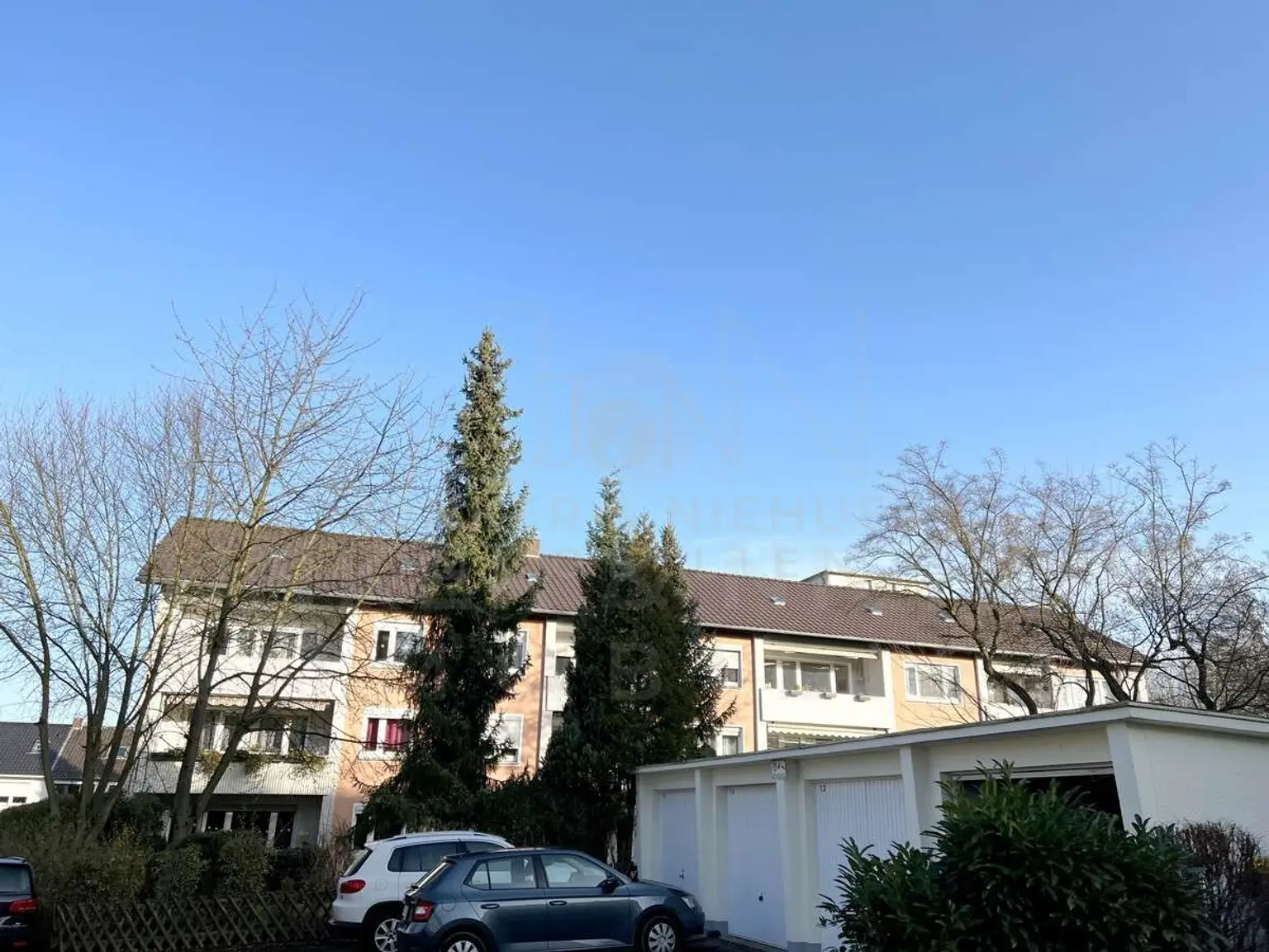 Ansicht von den Parkplätzen