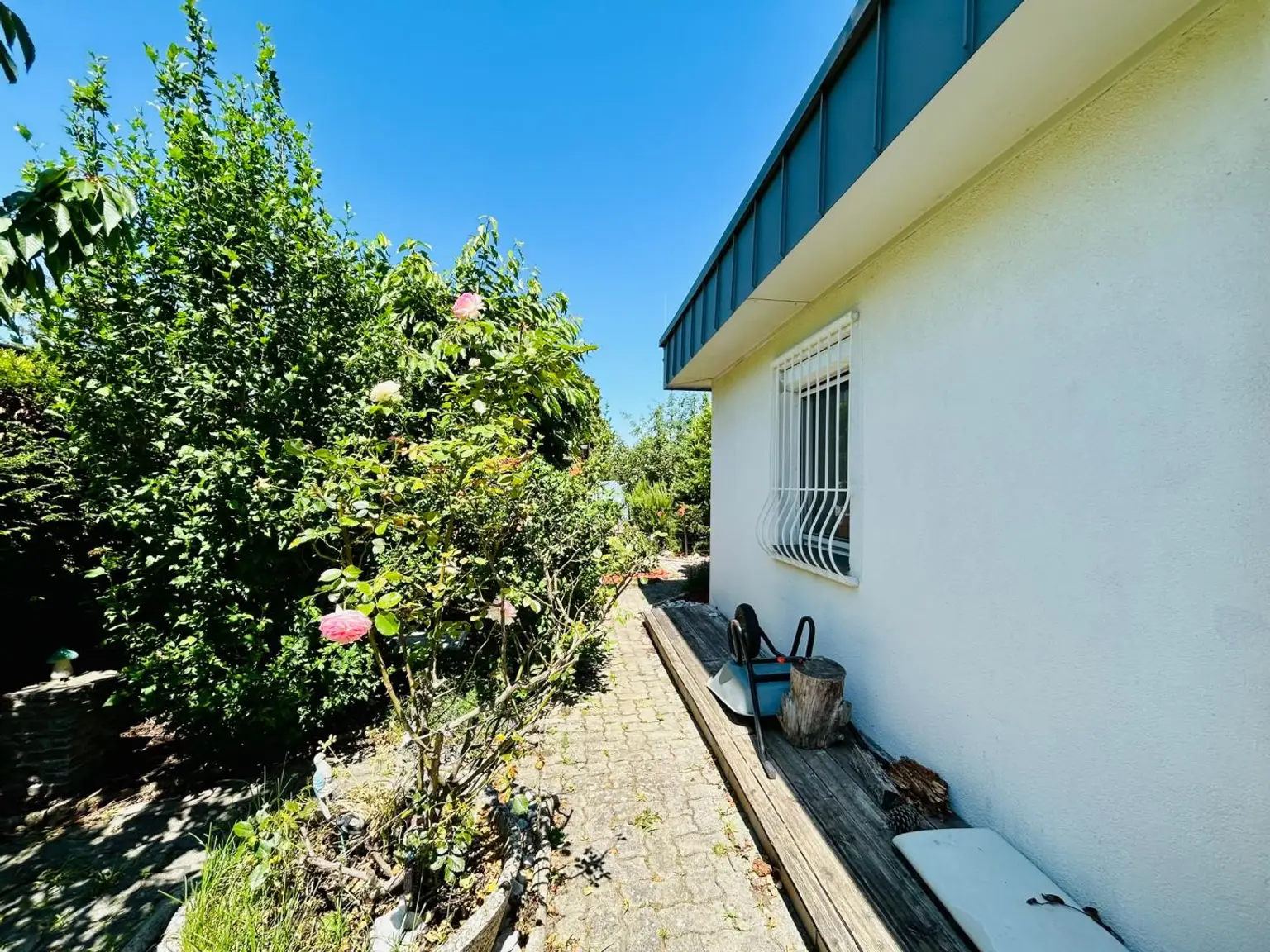 Stilvoller Bungalow mit Gartenidylle mit großem Wohn-Esszimmer!