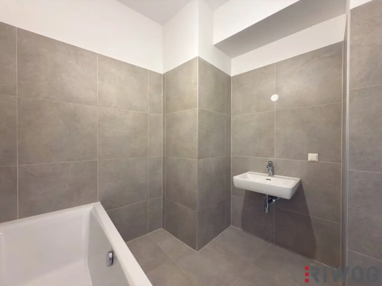 HERBSTAKTION - NEUE PREISE | 2-Zimmer Altbauwohnung mit geräumiger Wohnküche | Fernwärme