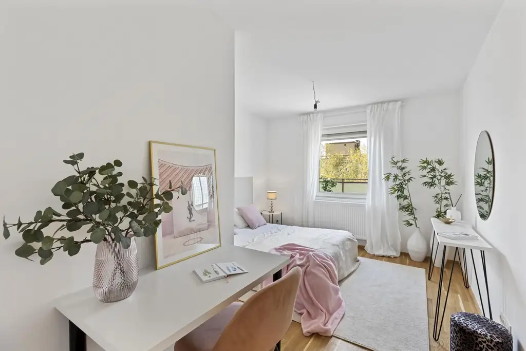 In Kürze frei. 3 Zimmer + Kabinett und 2 große Dachterrassen. Alles wie neu...!!!