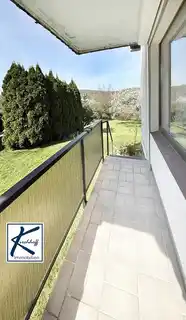 Balkon EG mit Treppe in den Garten