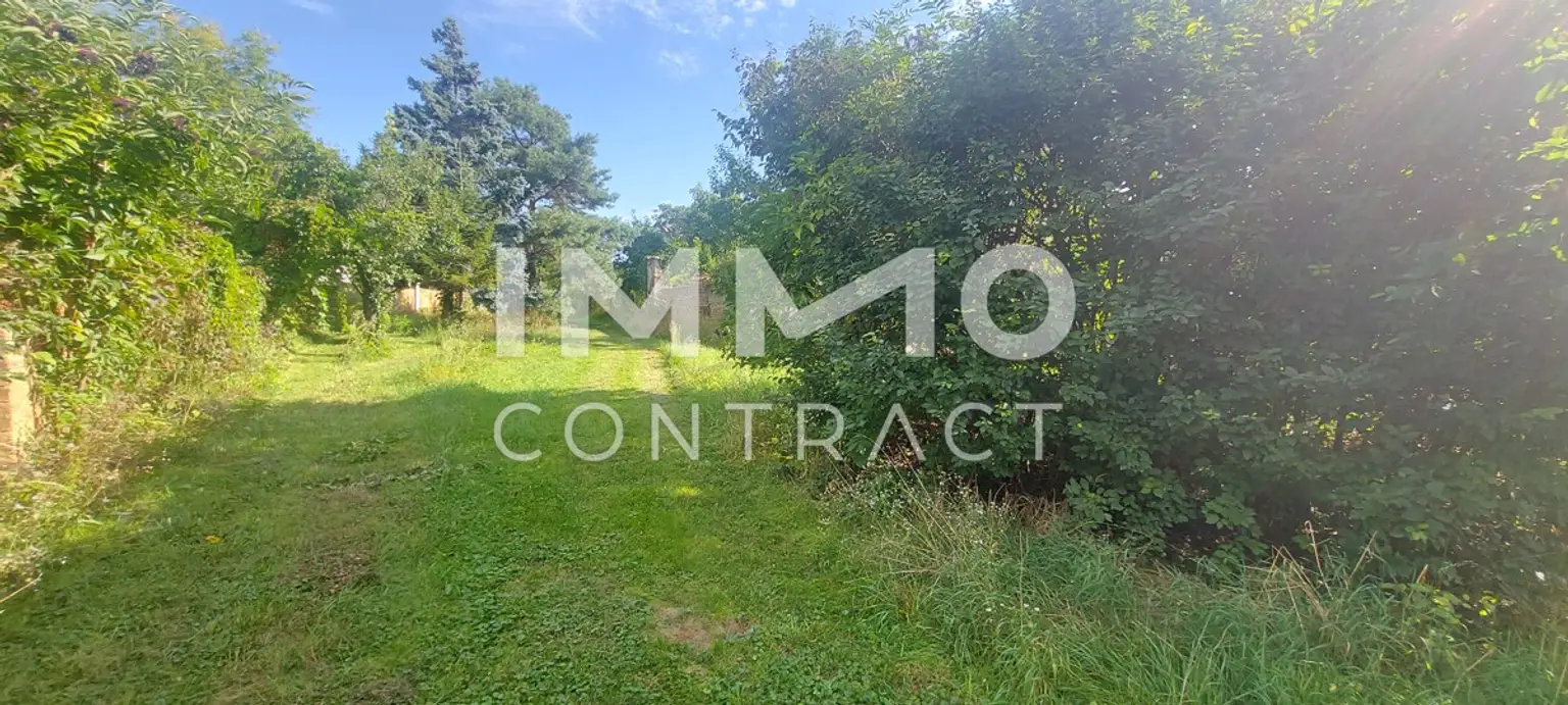 WOHN-UND GESCHÄFTSHAUS AUS DEM 16. JAHRHUNDERT IM HERZEN VON LANGENLOIS 
100 m Kellerröhre, Nebengebäude, Innenhof, Geschäftslokale, usw.