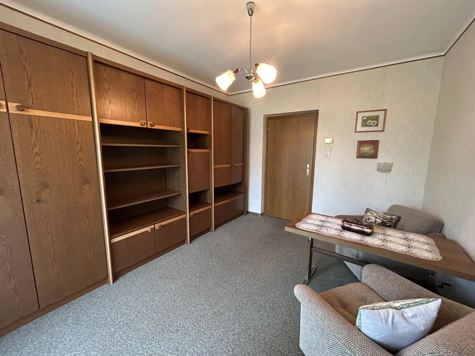 Sehr gepflegte 3-Zimmer Wohnung mit Loggia!