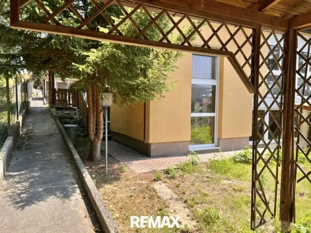 Einfamilienhaus in Pöttsching mit sonnigem Garten, Wintergarten, Einliegerwohnung-Option