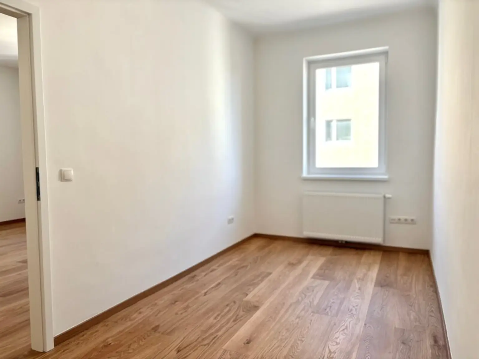 WUNDERSCHÖN SANIERTE WOHNUNG DIREKT AM AUGARTEN - ANKOMMEN UND WOHLFÜHLEN!