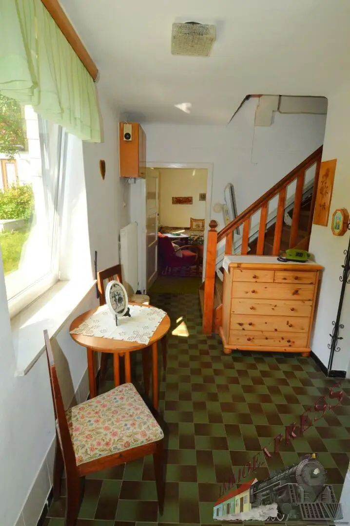 Einfamilienhaus mit Gäste-/Sommerhaus und 2 Garagen - Fernblick