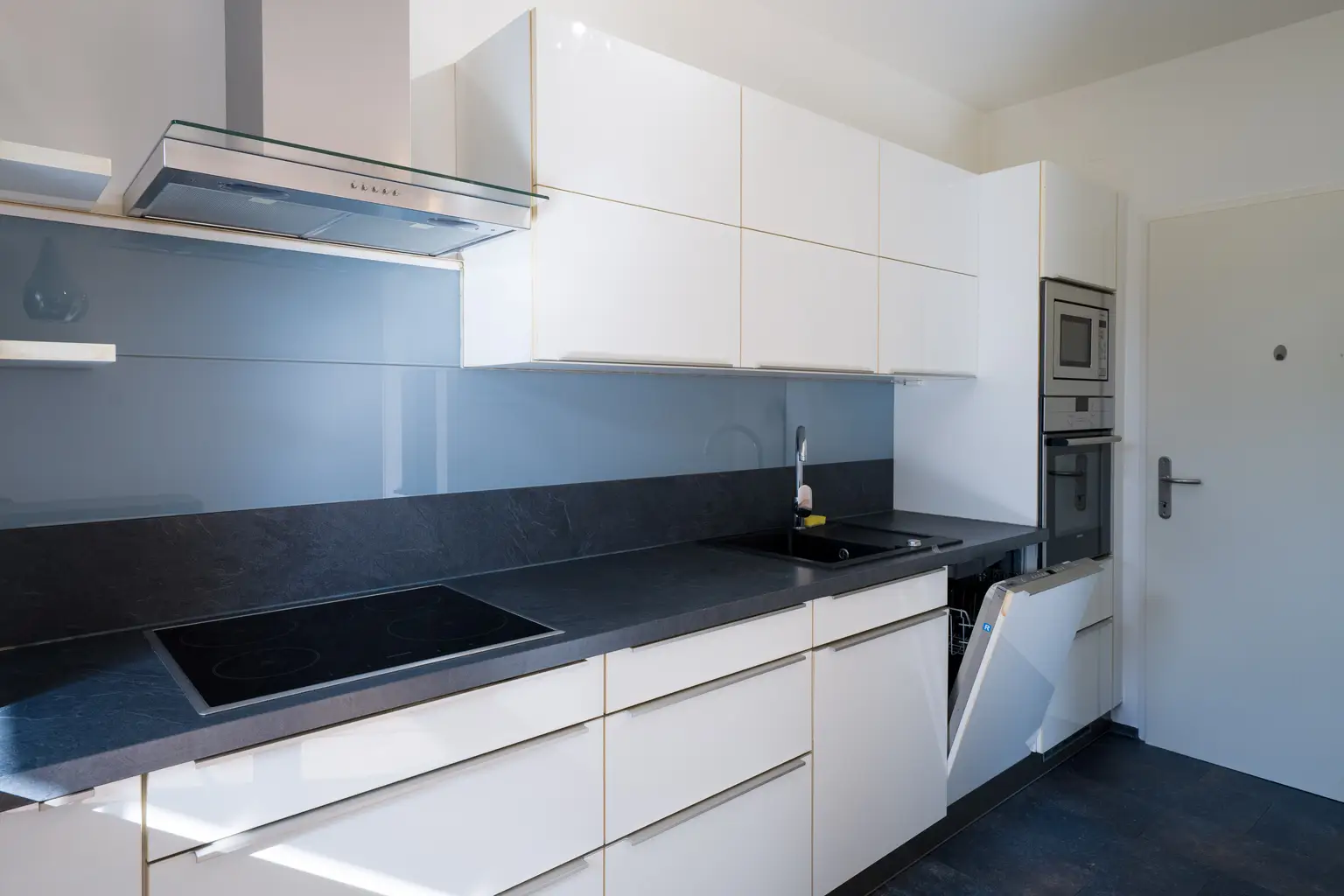 ++ Erdgeschosswohnung mit Terrasse & Parkplatz in der Wienerstraße ++