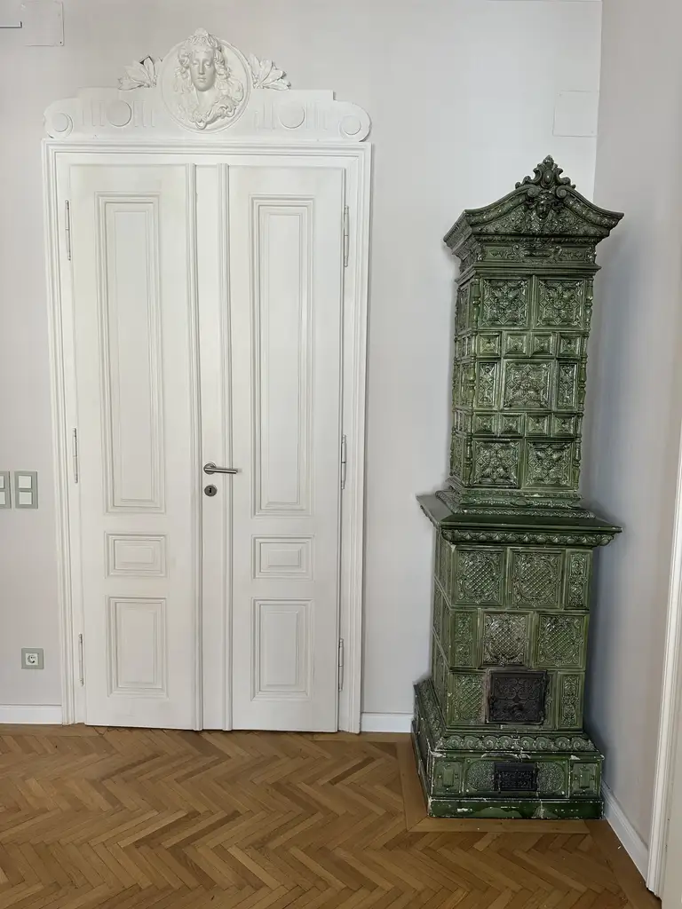 Altbautraum mit Balkon