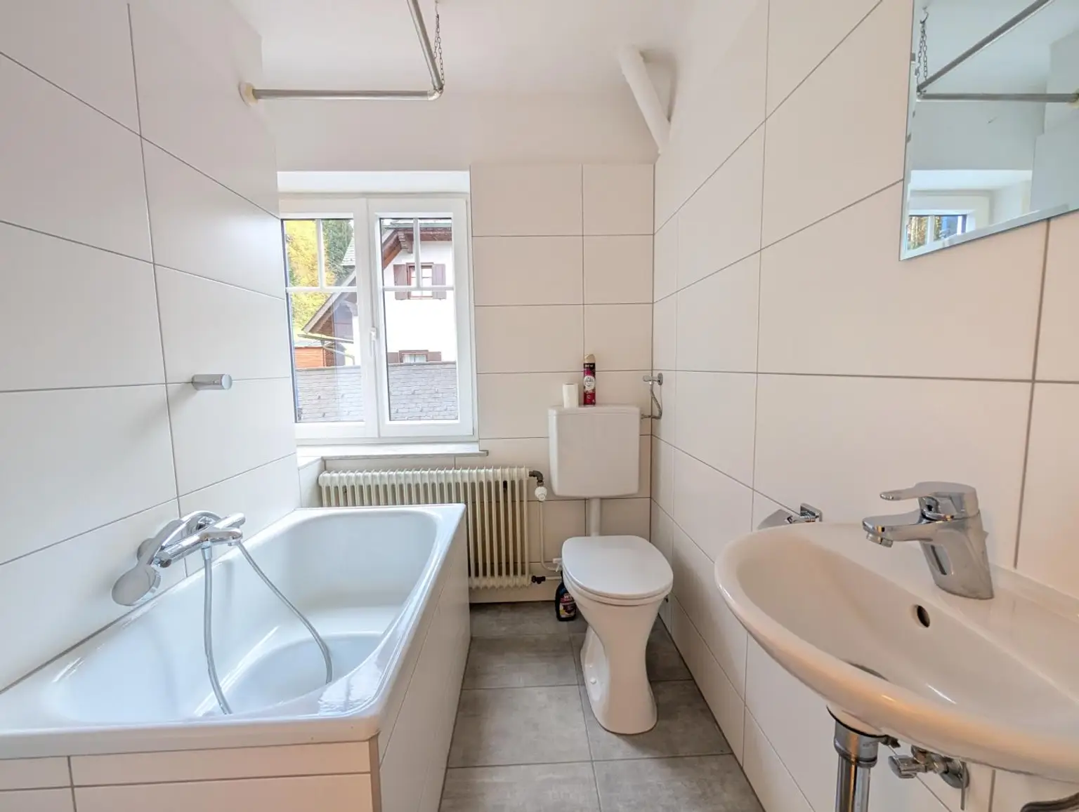 Liebevoll saniertes Einfamilienhaus in Ruhelage m. Doppelgarage - wartet auf Ihren Einzug