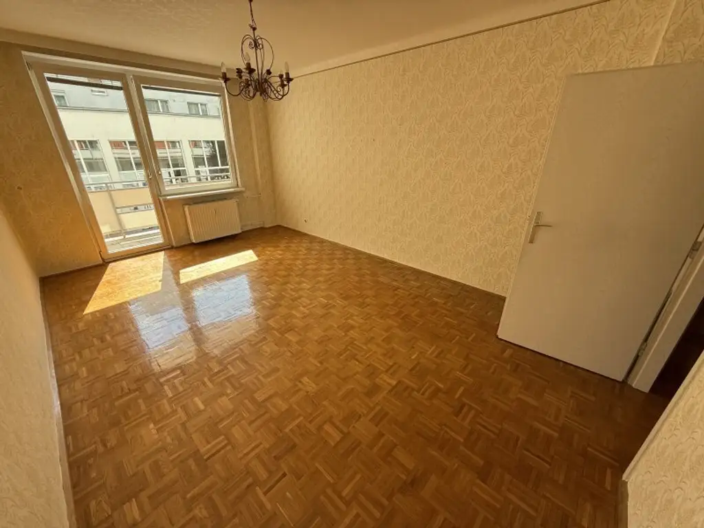 MITTEN im ALTEN ORT + PERFEKT für ZWEI + LOGGIA + nächst Kirche ALT-OTTAKRING!