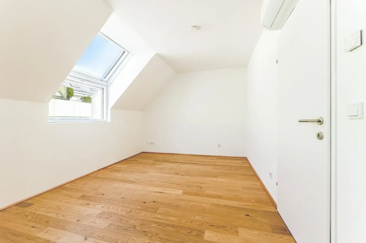 Schlafzimmer untere Wohnebene