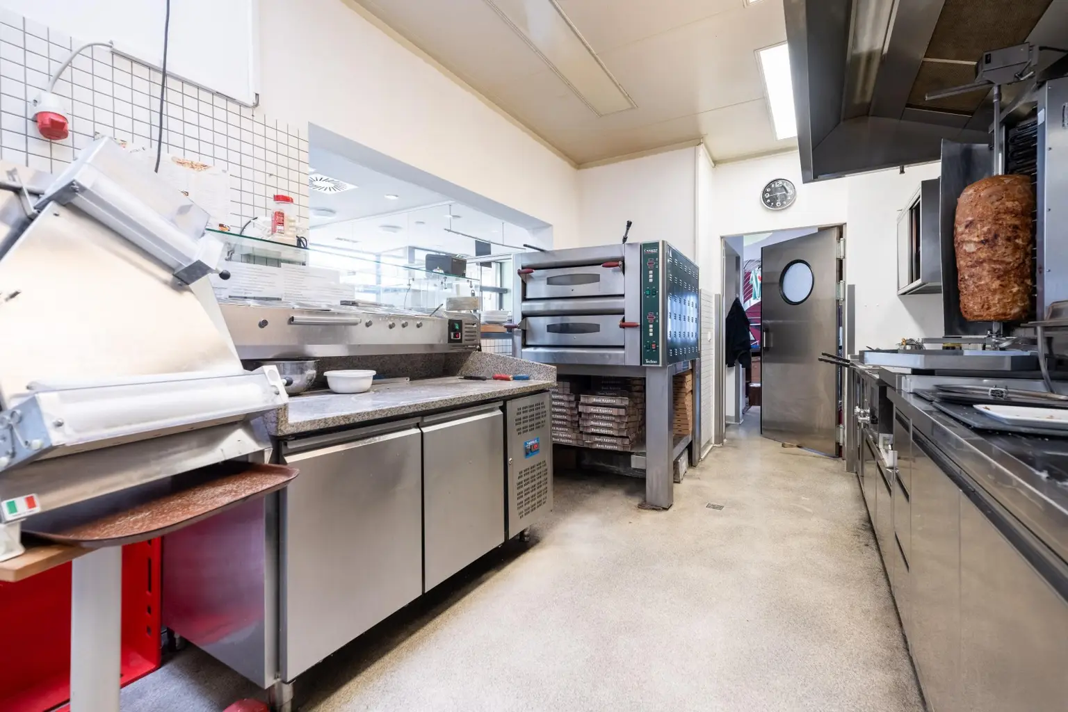 "Bestlage am Bahnhof Absdorf - Geschäftlokal mit Potenzial"