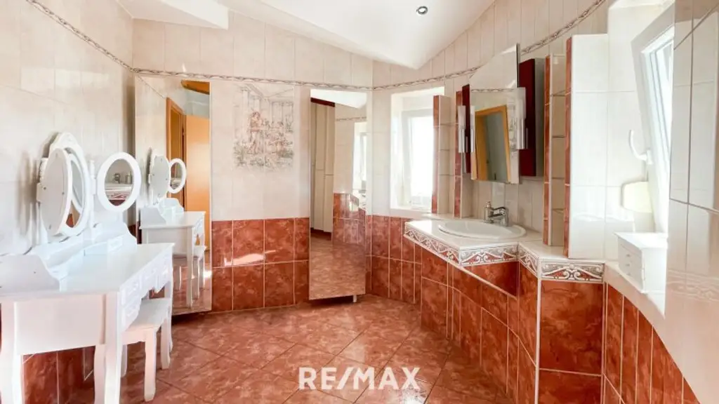 Absolute Ruhelage/Haus mit wunderschönem Garten!