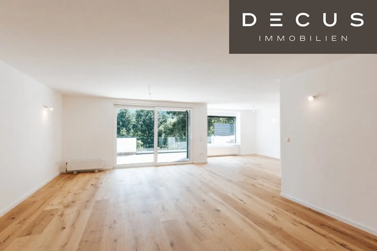 ERSTBEZUG! Luxuriöse Villa mit Sauna und Indoor-Pool!