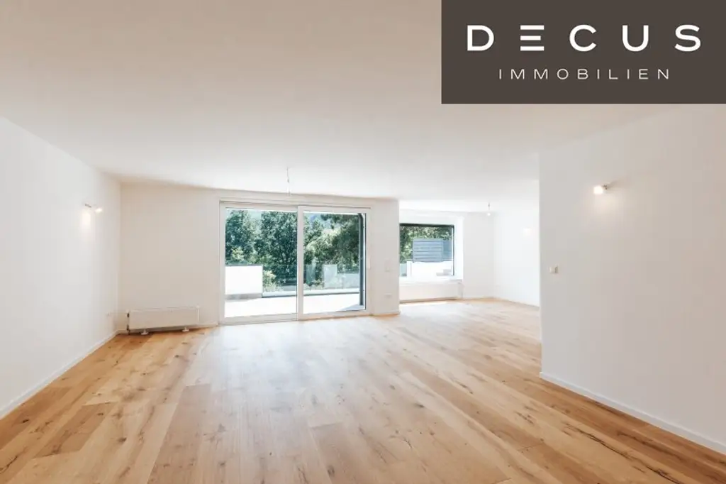 ERSTBEZUG! Luxuriöse Villa mit Sauna und Indoor-Pool!