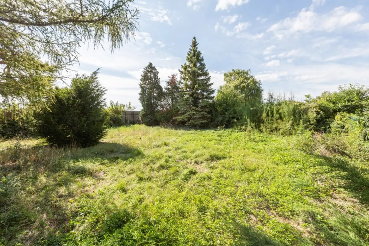 Ortszentrum Hennersdorf: Wunderschönes Wohnbau-Grundstück im Kerngebiet (12 Wohneinheiten)