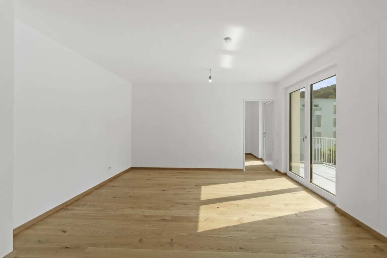 E | ++ HELL & FREUNDLICH – 3 Zimmer-Wohnung mit BALKON ++ | Prima Service Immobilien