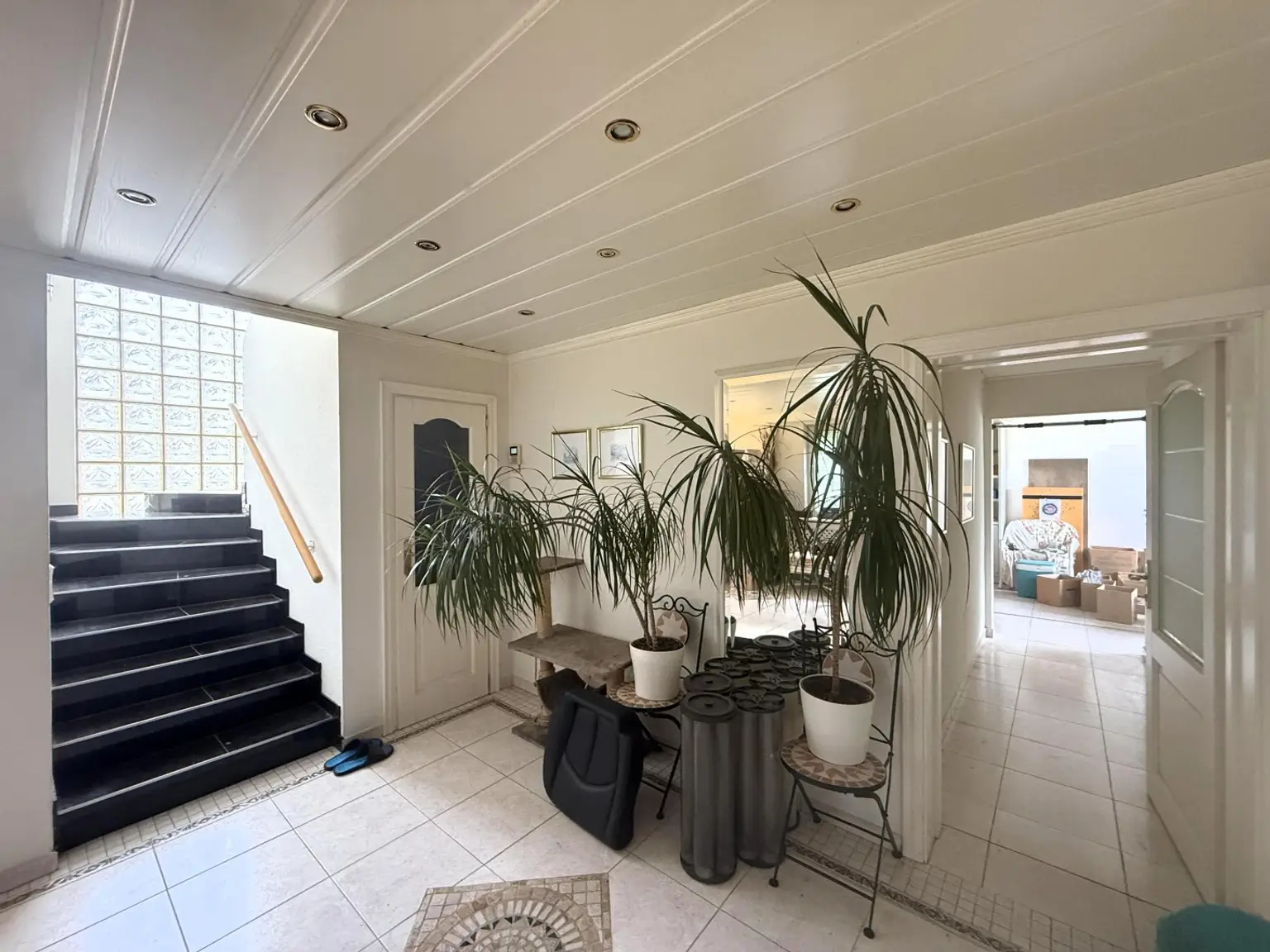 Haus/Villa mit lebenslangem Wohnrecht zu verkaufen // House/villa with lifetime right of residence for sale //