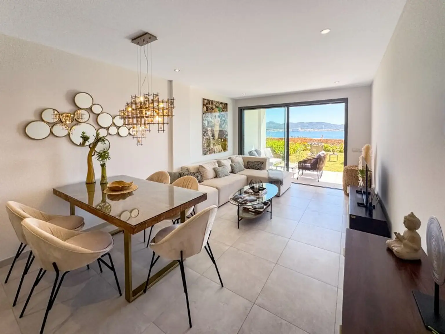 Luxus-Apartment direkt am Strand auf Ibiza