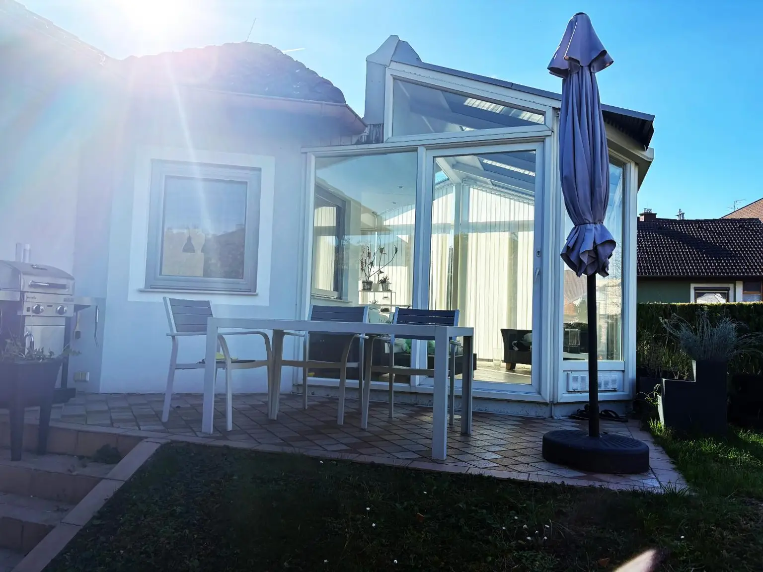 "BUNGALOW mit Pool - WohnGENUSS auf einer Ebene!"