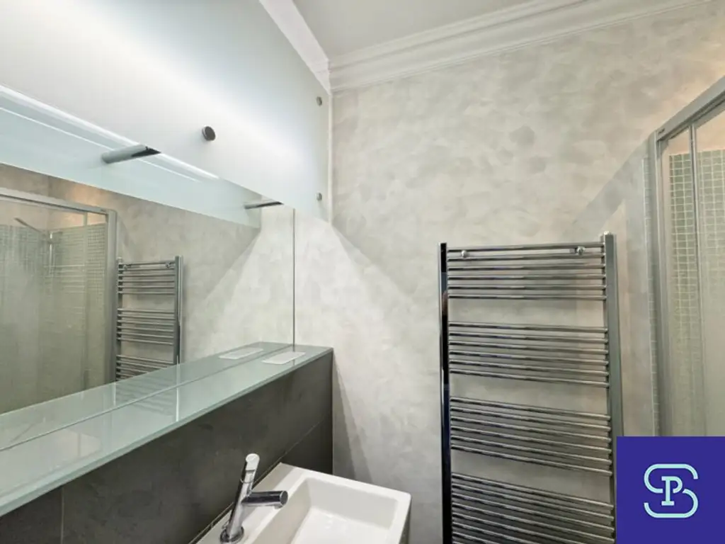 Sonnige 52m² Altbauwohnung mit Balkon Nähe Pilgramgasse - 1050 Wien