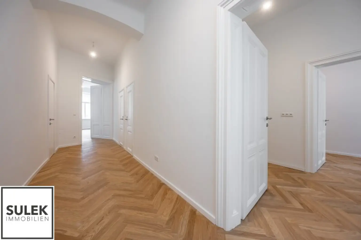 *** Fugbachgasse 7: Generalsanierte 3 Zimmer Altbauwohnung mit praktischem Grundriss und Balkon *** Nähe Augarten ***