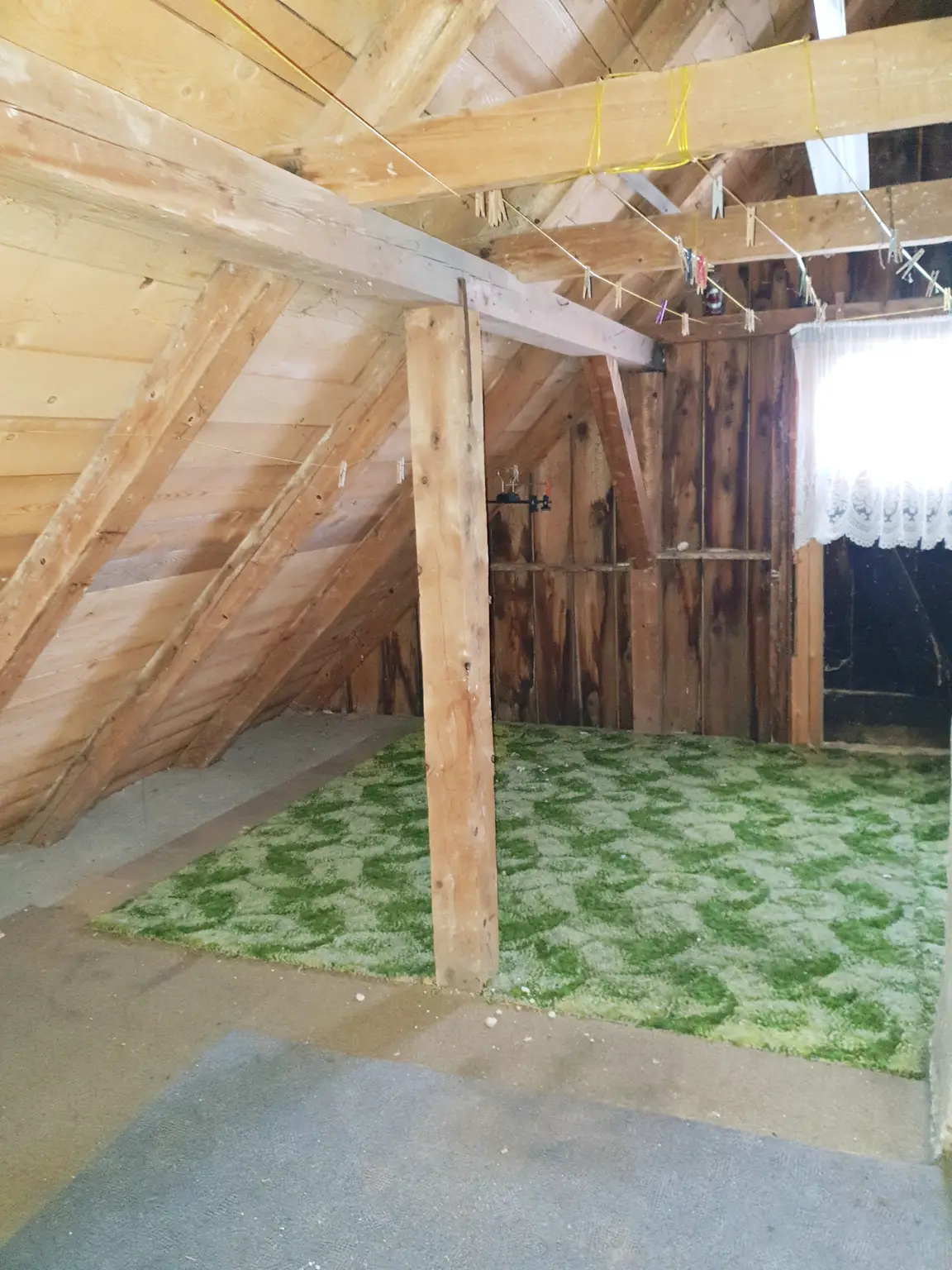 Sanierungsbedarf - Doppelhaushälfte mit Garten + Nebengebäude!!