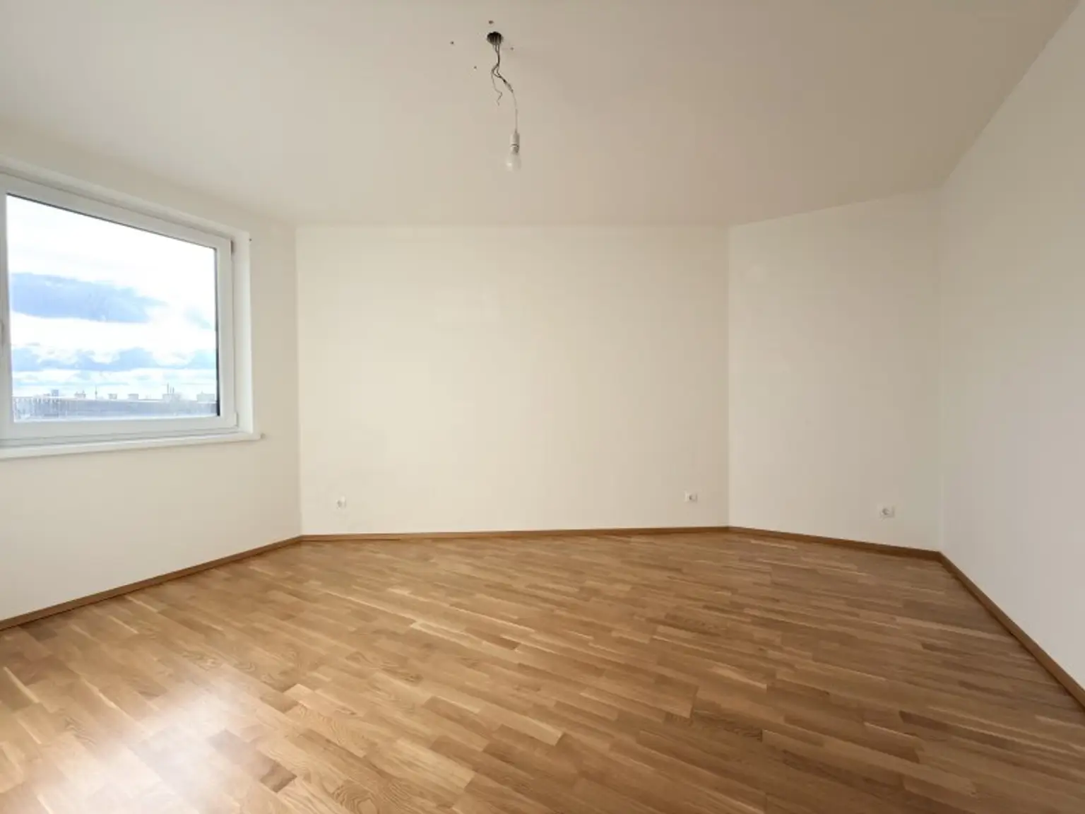 Terrassentraum -  3 Zimmer klimatisierte Dachgeschosswohnung - ohne Dachschrägen - mit 28 m2 Terrasse - Baujahr 2021 TOP 39 - PREIS Inkl. Heizung
