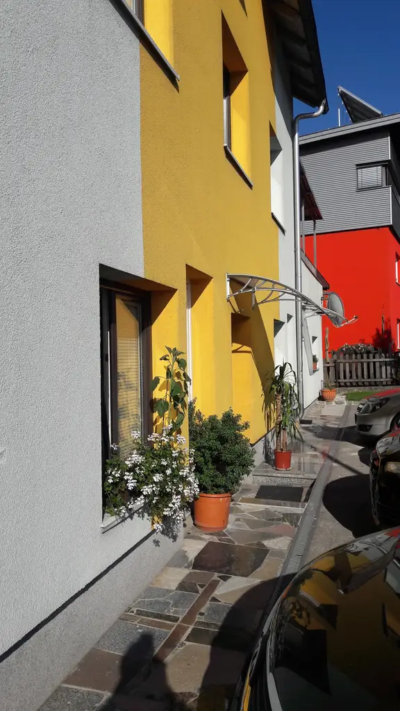 Ein Einzelzimmer, Monteurzimmer oder Arbeiterzimmer mit PKW– Stellplatz