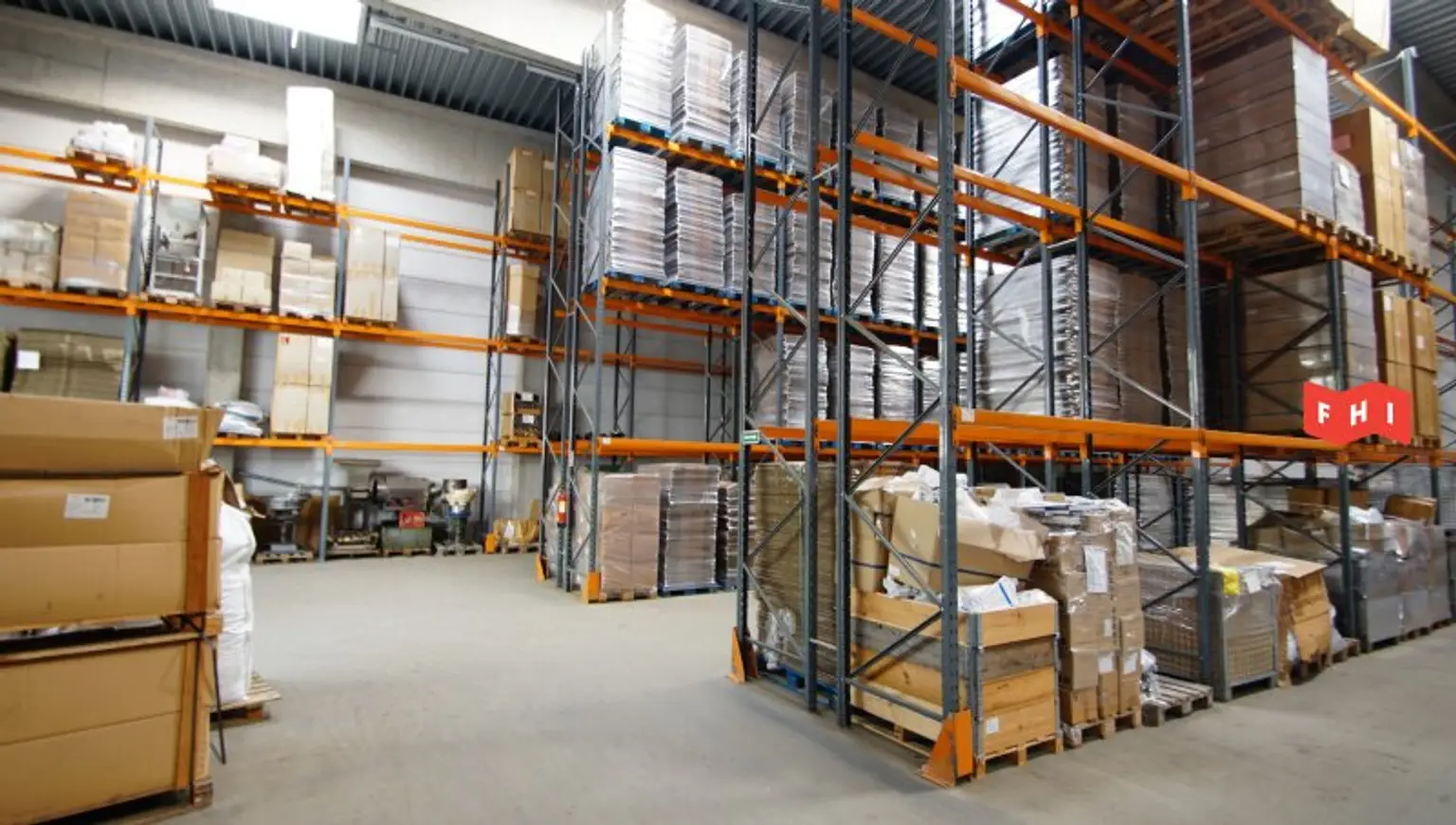 Logistikfläche***2 Hallen***30 Stellplätze***Ausbaupotential***