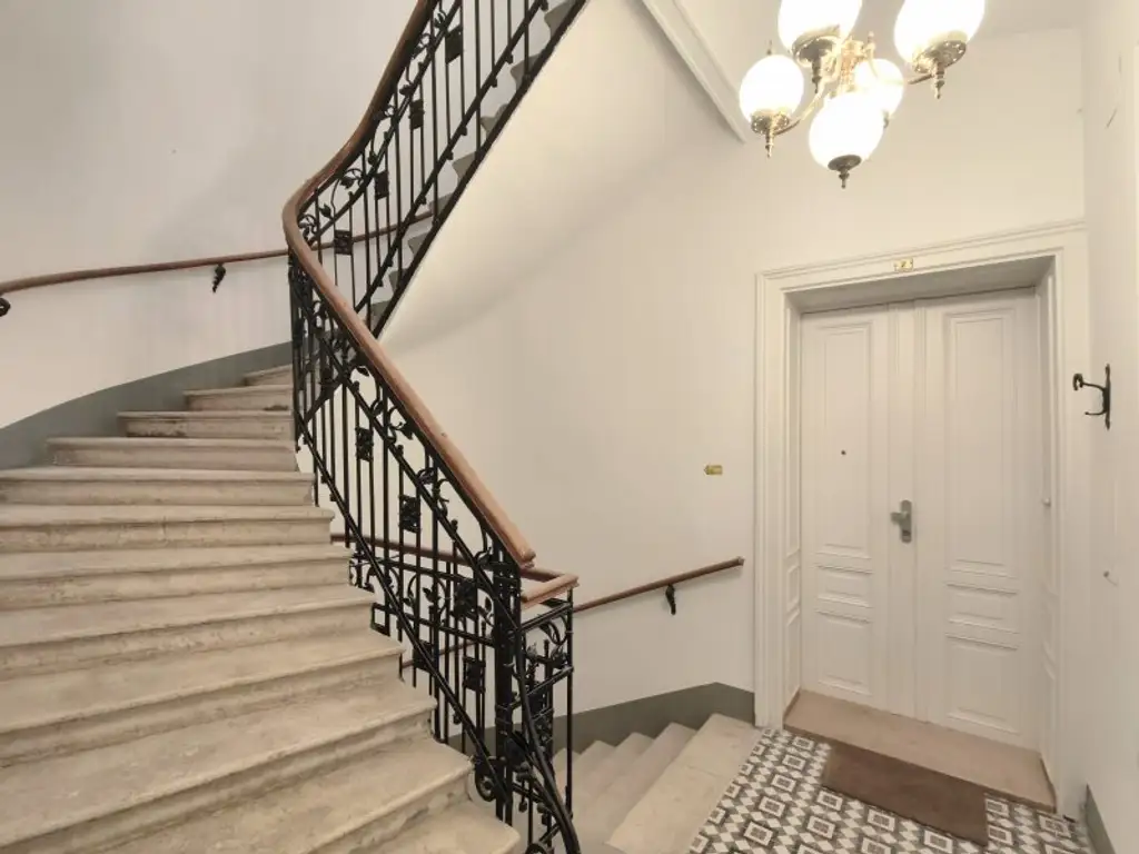 Stilvolle 2-Zimmer-Eigentumswohnung mit Balkon ins Grüne – 1130 Wien, nahe Lainzer Tiergarten