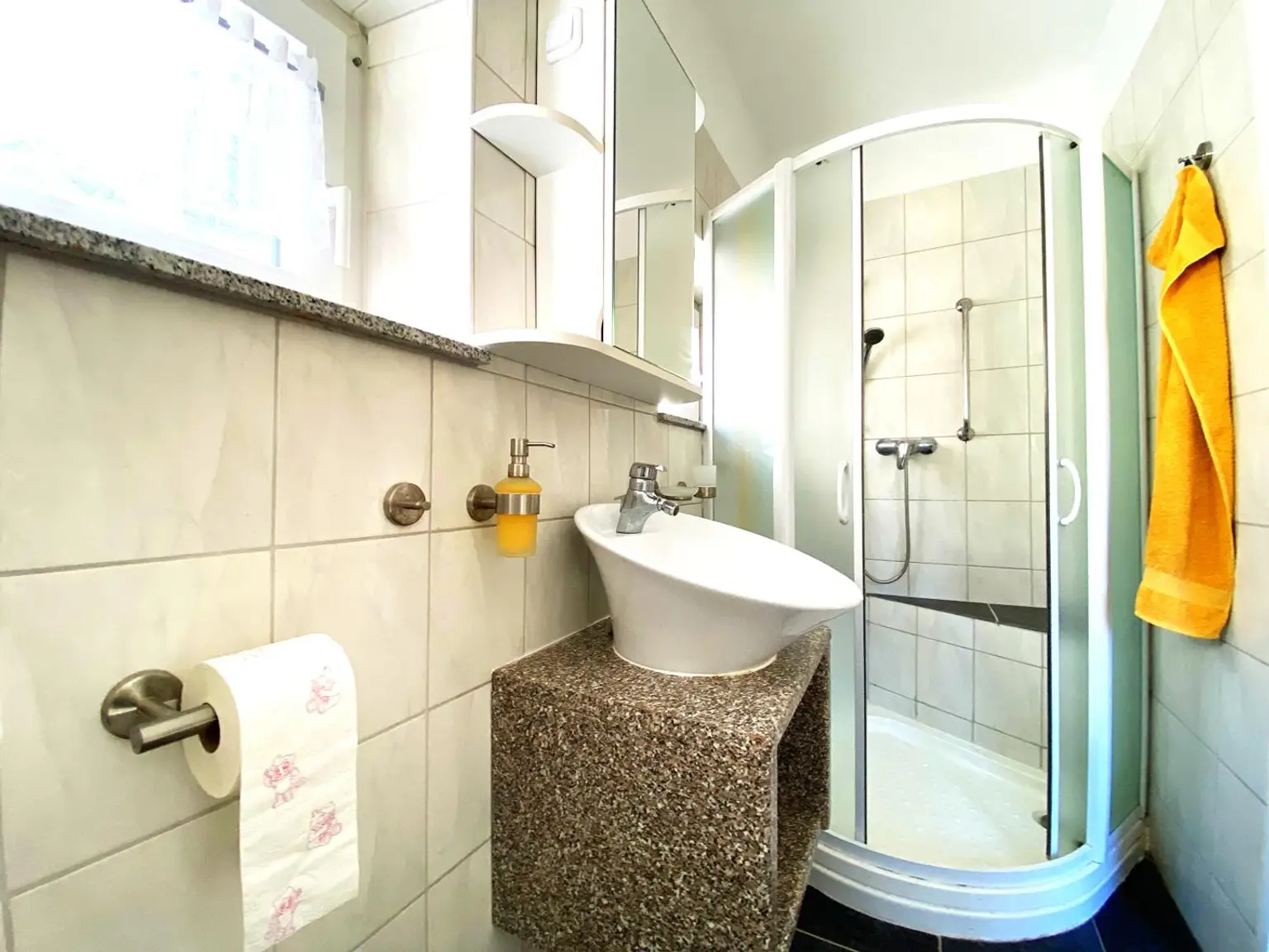 SANIERTE WOHLFÜHLOASE!       Haus in sonniger, ruhiger Lage | Berndorf
