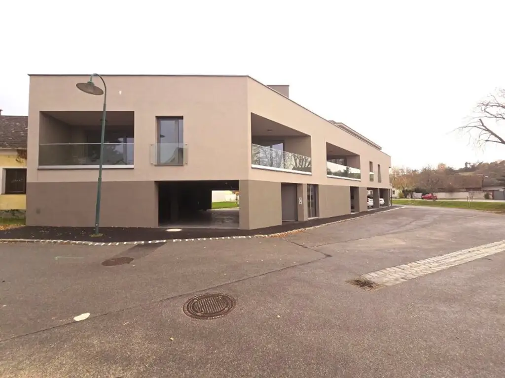 + ERSTBEZUG + Weinviertel + Moderne 2-Zimmer-Wohnung mit Loggia in Münichsthal –  20 Minuten von Wien entfernt +