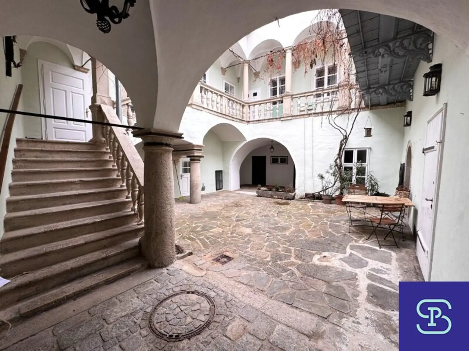 Innenhof - Stiegenaufgang