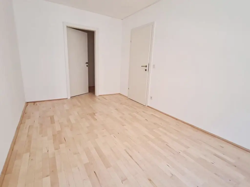 HÖRLGASSE BEIM SCHLICKPLATZ, gepflegte 45 m2 Neubau, 2 Zimmer, Komplettküche, Duschbad, Parketten, 2. Liftstock
