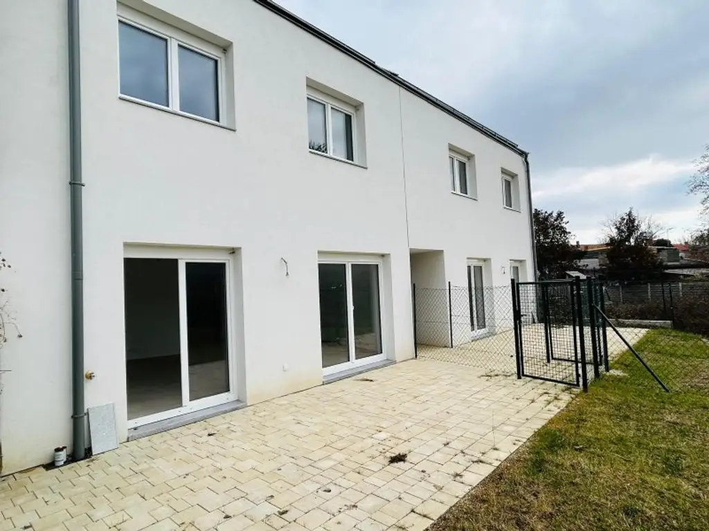 Traumhafte Doppelhaushälfte - Erstbezug, 5 Zimmer, Garten, Terrasse, 2 Stellplätze - Nähe Bahnhof!