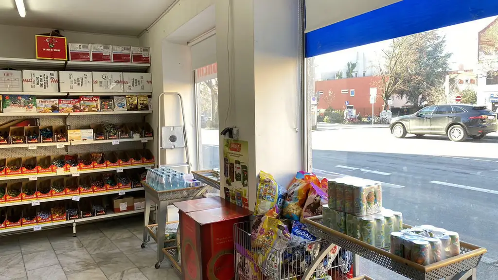 8020 Graz: günstiges, ebenerdiges Geschäftslokal mit Auslagenfront an Frequenzlage